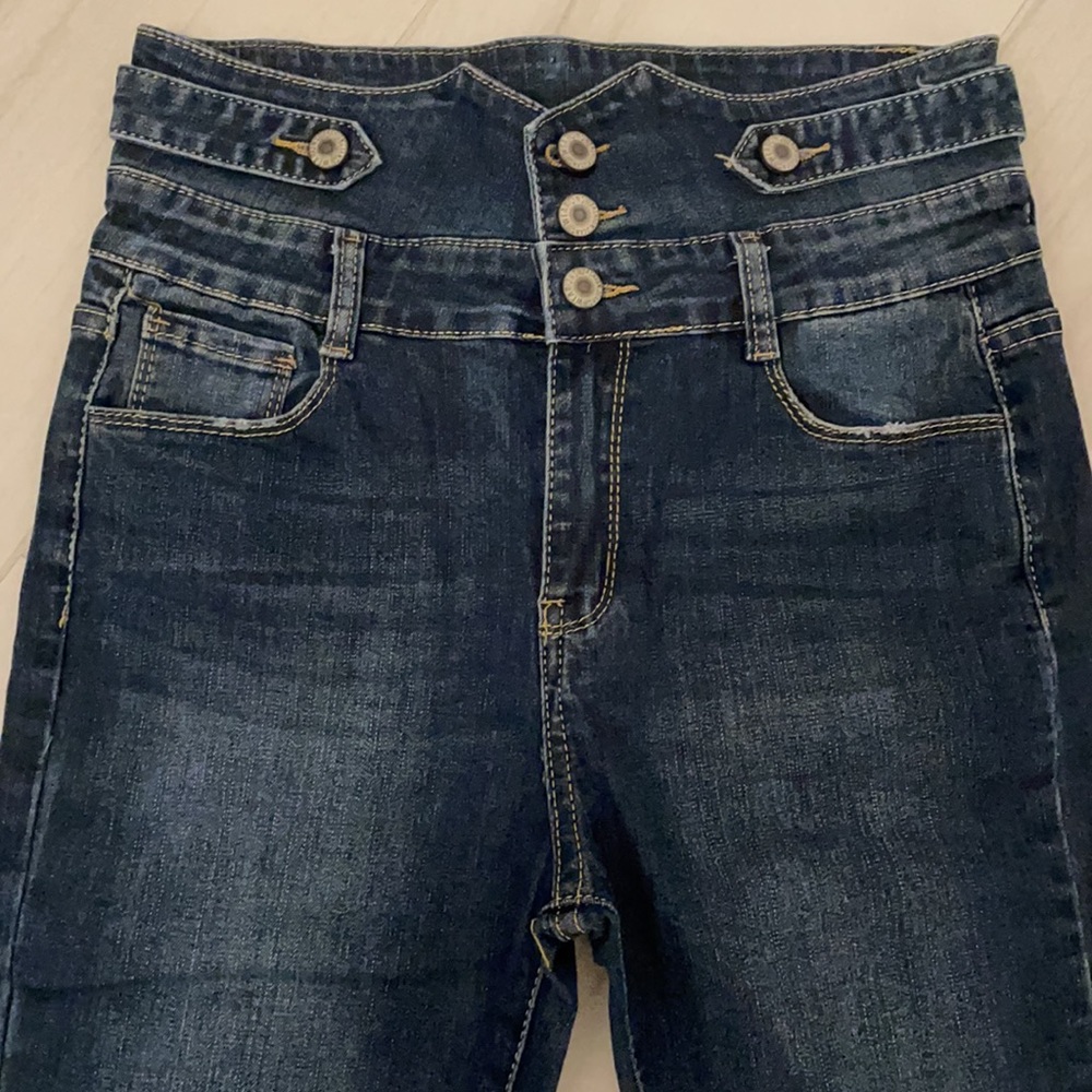 From Portugal High waisted jeans